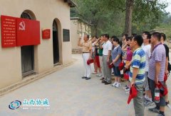 七月流火如炽，九十华诞红遍